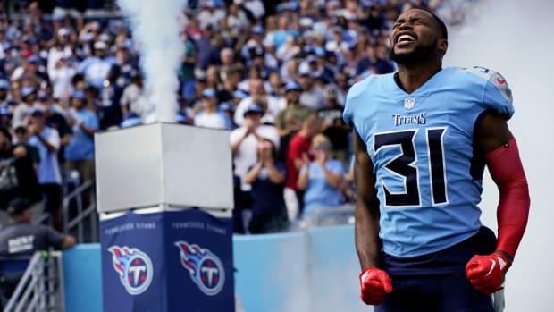 Kevin Byard runs onto the field.